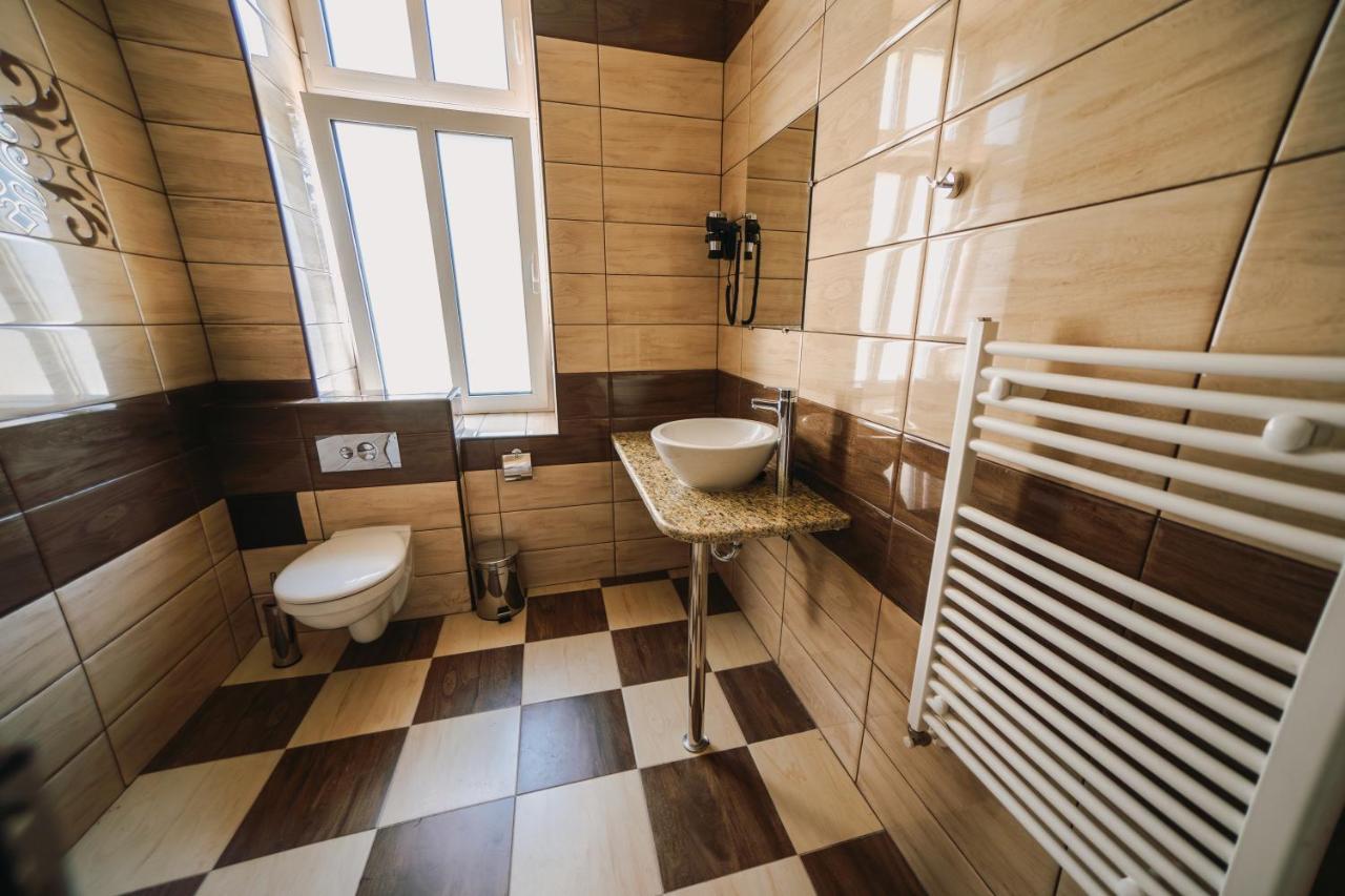 Hotel Хотел Театъръ Plewen Exterior foto