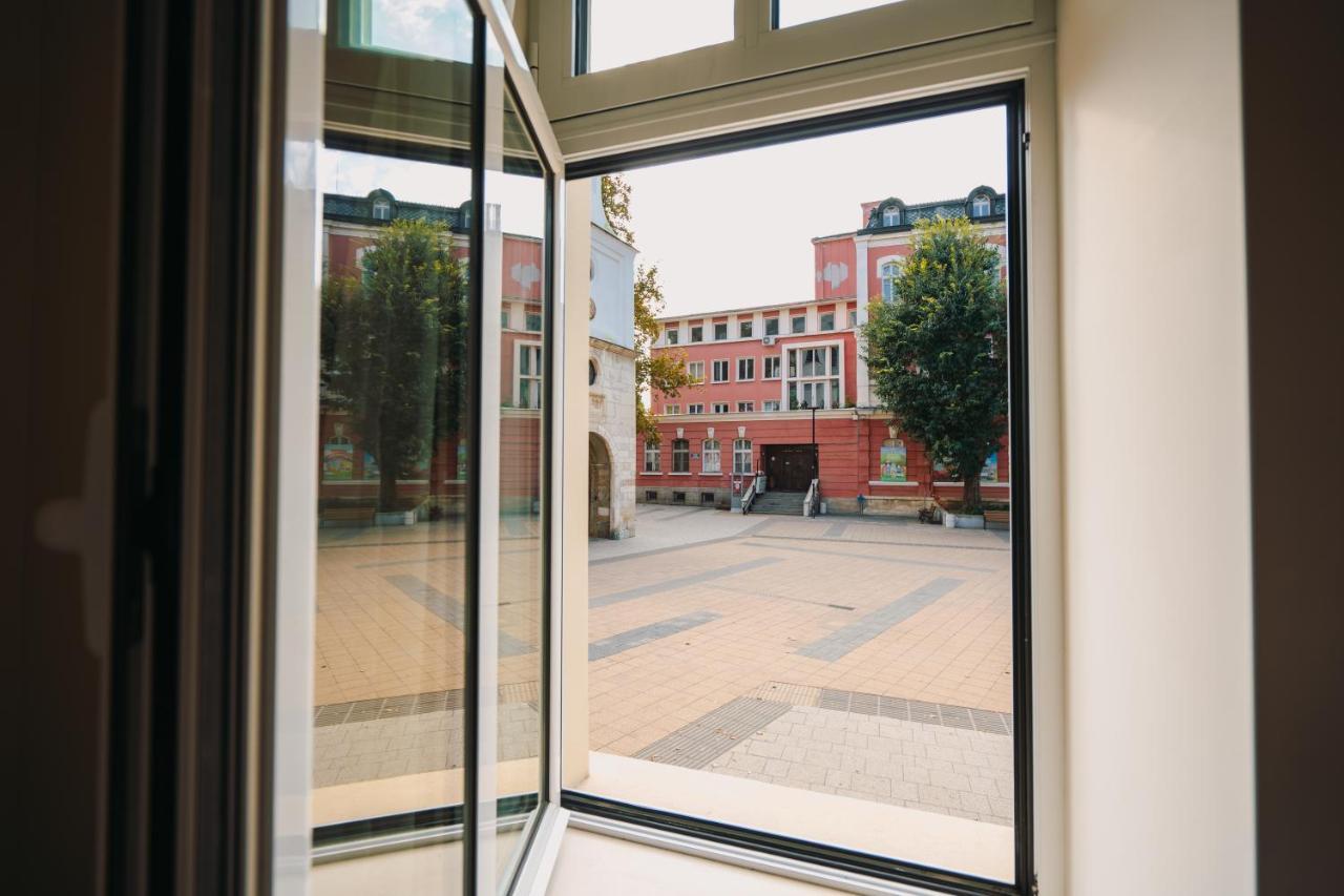 Hotel Хотел Театъръ Plewen Exterior foto