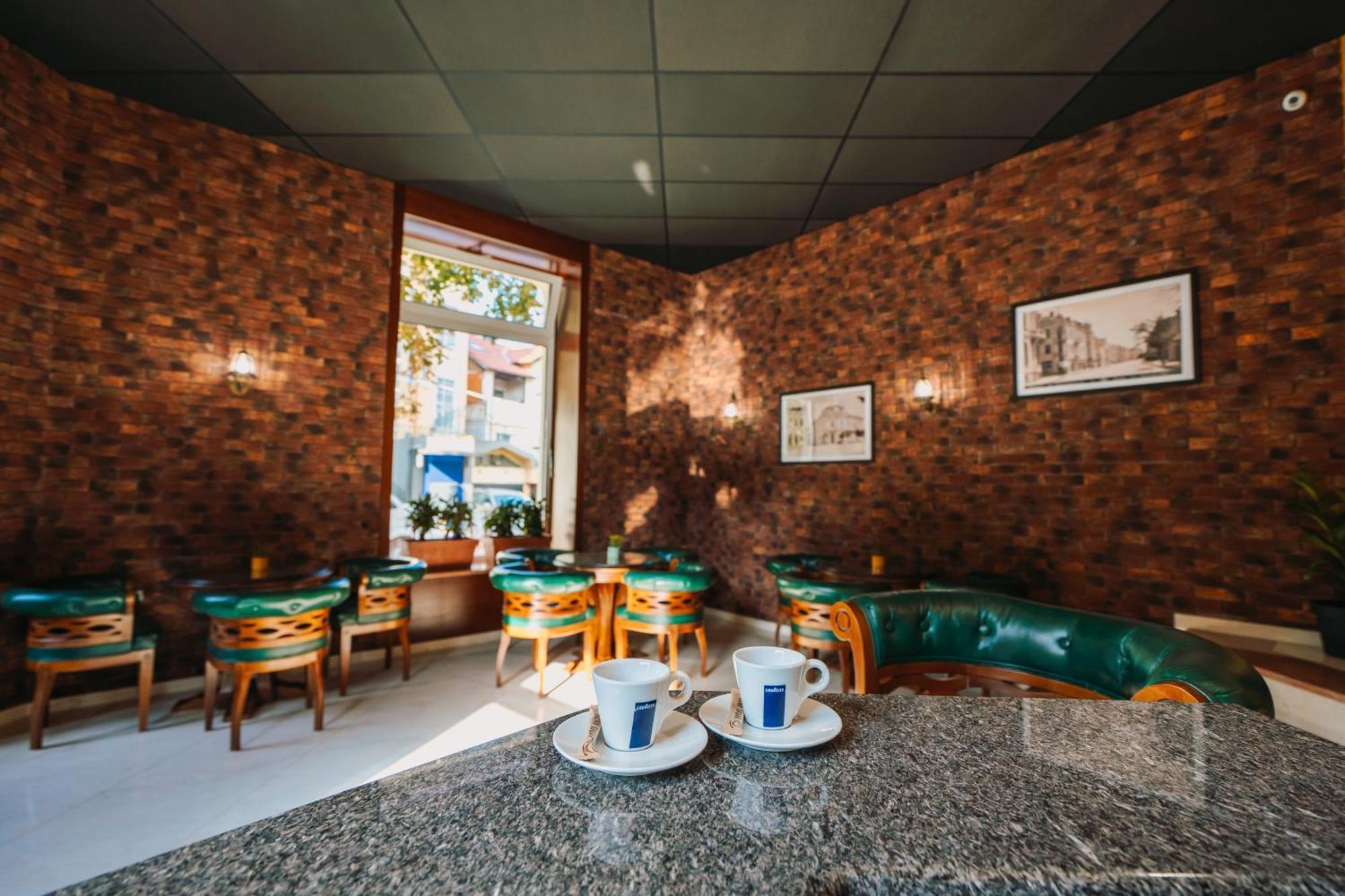 Hotel Хотел Театъръ Plewen Exterior foto