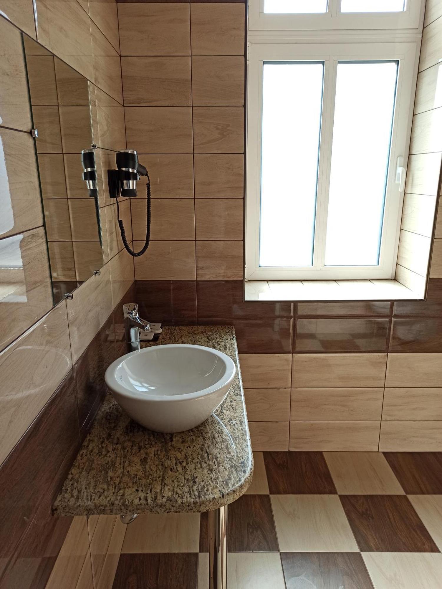 Hotel Хотел Театъръ Plewen Exterior foto